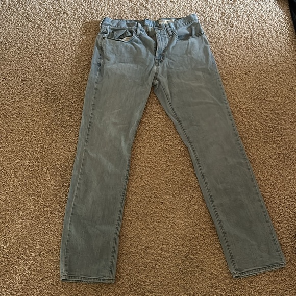 Men’s outfit bundle , crew neck t shirt , 32 by 32 men’s jeans - Picture 3 of 6